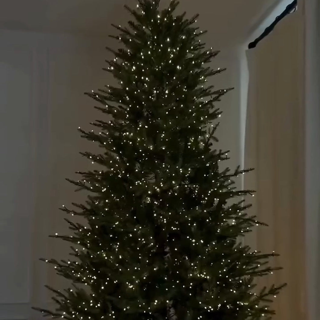 Juletræ med varmhvid mikro-LED-belysning